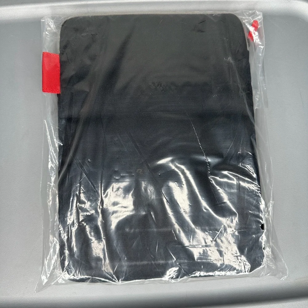 Incipio Padded Tablet Case BRAND NEW (12”x8.75”)